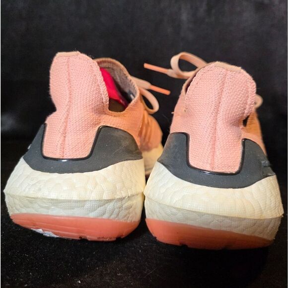 Adidas Ultra Boost Women 9.5 - Picture 6 of 8